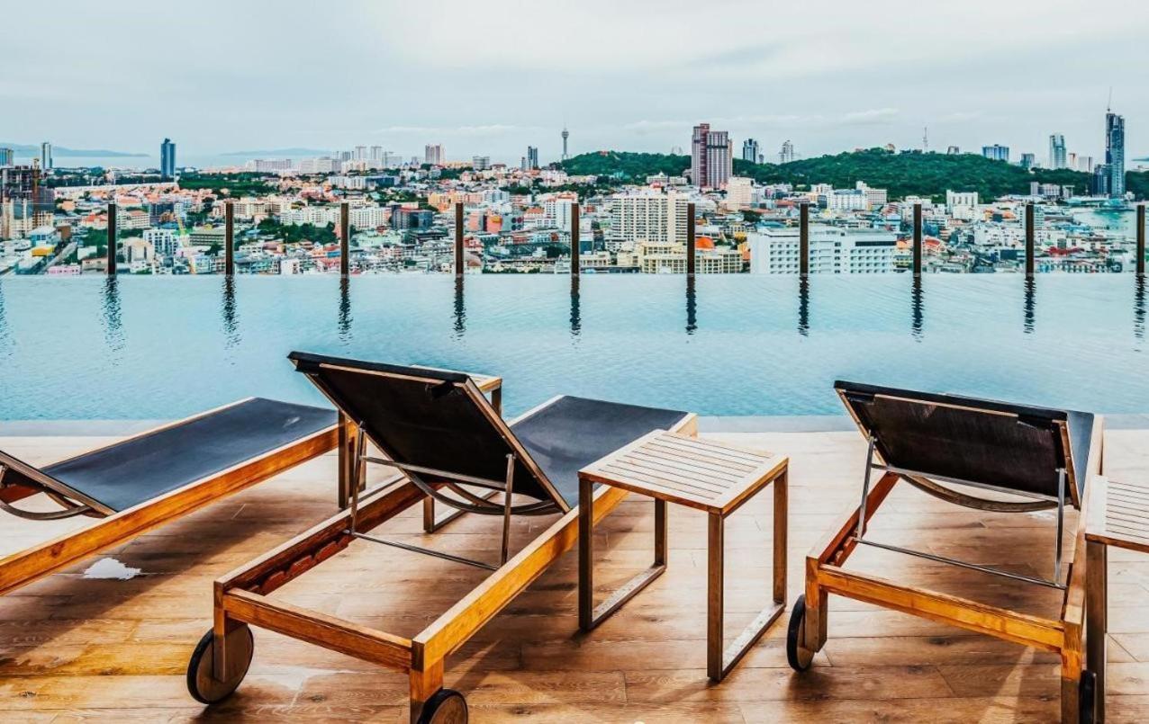 Pattaya, Pool With 360 View Of And Location Apartemen Pattaya