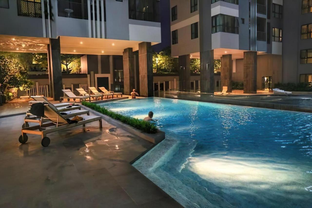 Pattaya, Pool With 360 View Of And Location Apartemen Pattaya