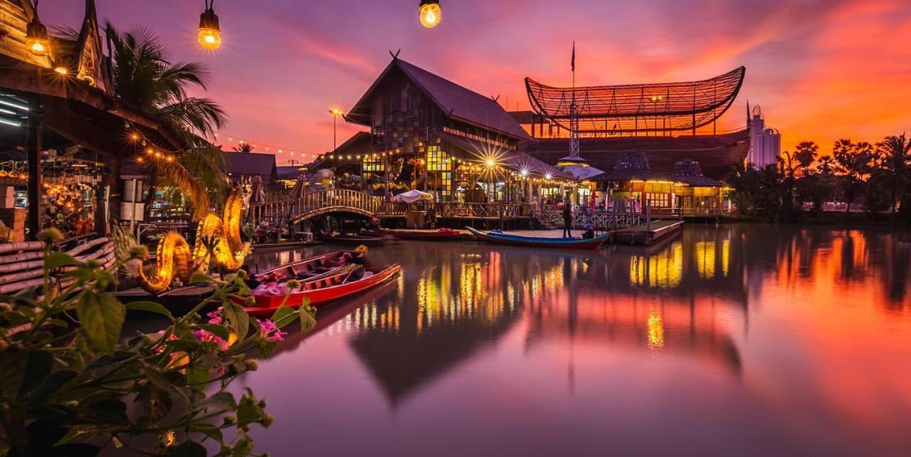 Pattaya, Pool With 360 View Of And Location Pattaya