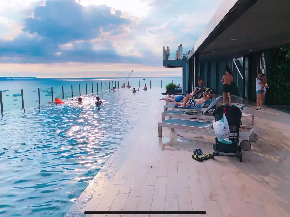 Pattaya, Pool With 360 View Of And Location * Pattaya