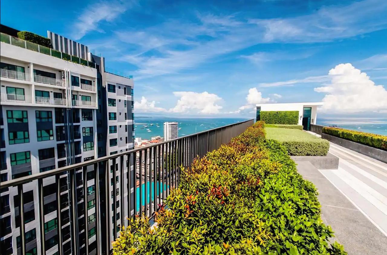 Pattaya, Pool With 360 View Of And Location Apartment
